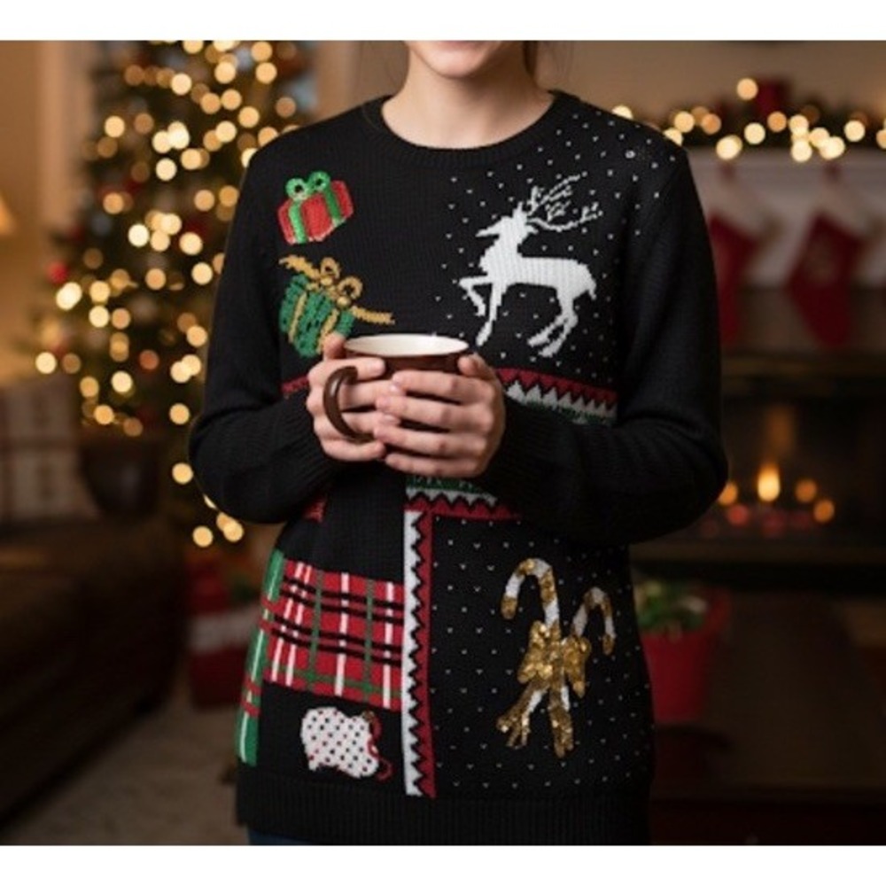 Daisys Boutique Womens Small Long Sleeve Crewneck‎ Christmas Sweater Reindeer